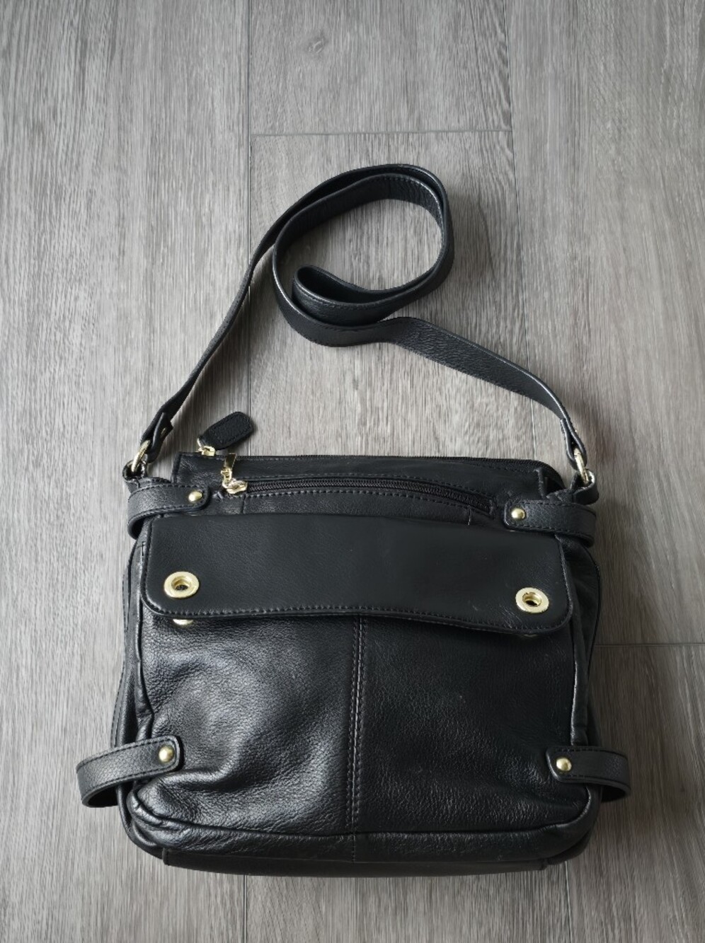 Wilsons Leather Black Pebbled Leather Crossbody Bag Gold Hardware Purse